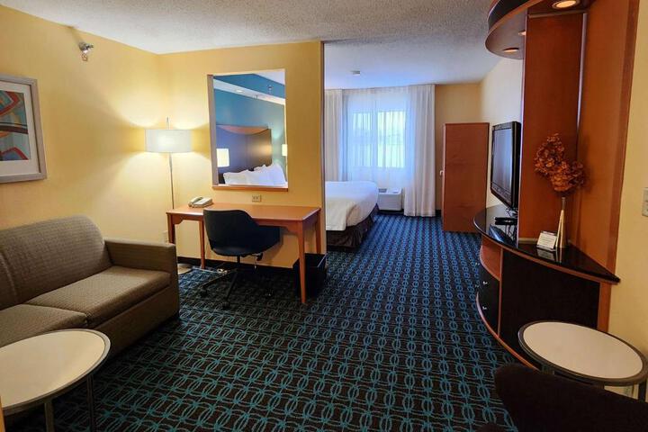 1 King Bed (2 of 6)