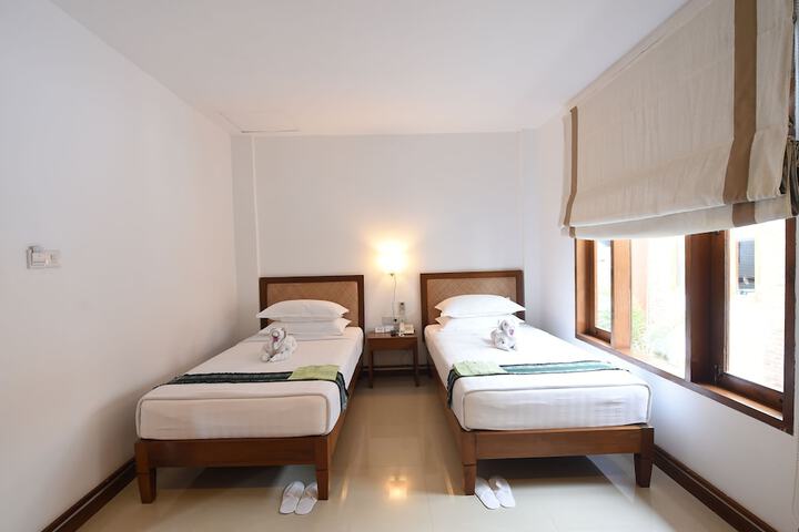 Room 26 of 80