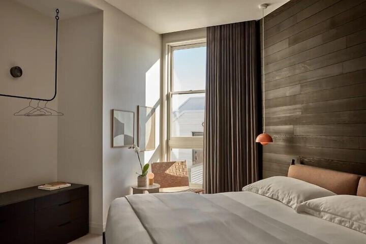 Room 7 of 43