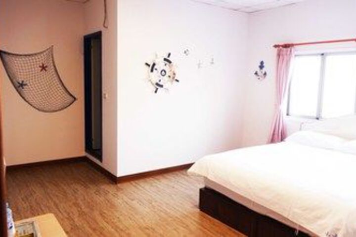 Room 33 of 64