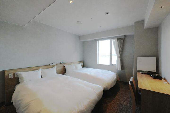 Room 27 of 71