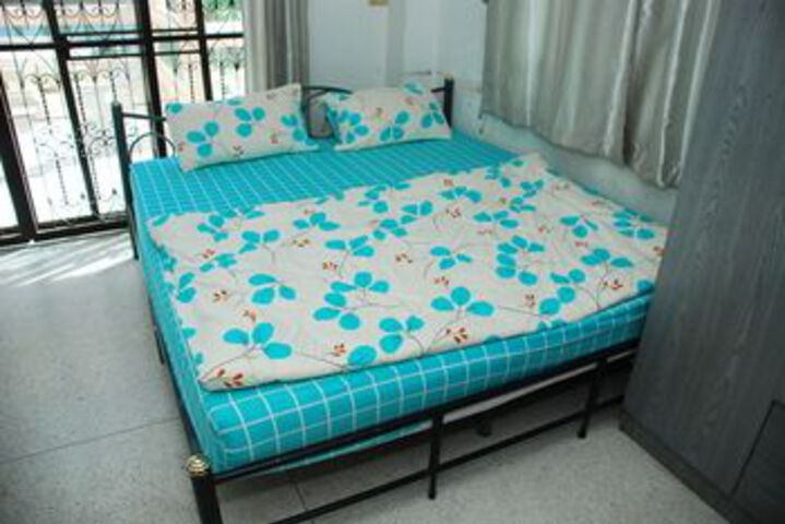 Room 12 of 28