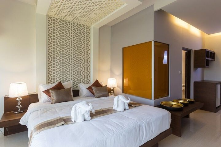 Room 10 of 87