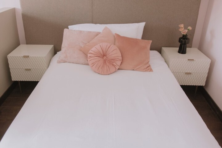 Room 11 of 18