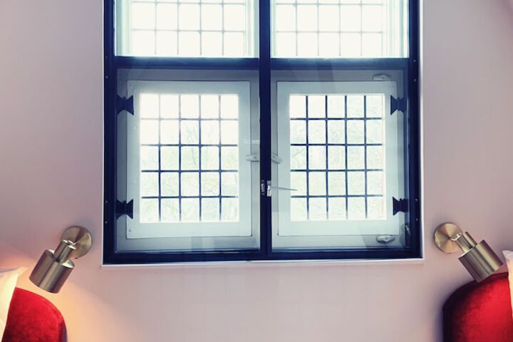 Room 32 of 52