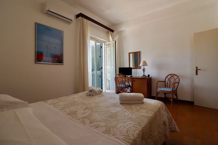 Room 15 of 94
