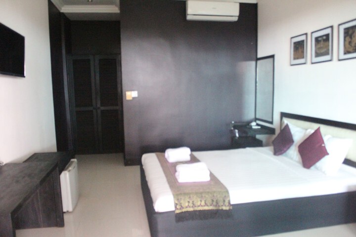 Room 3 of 69