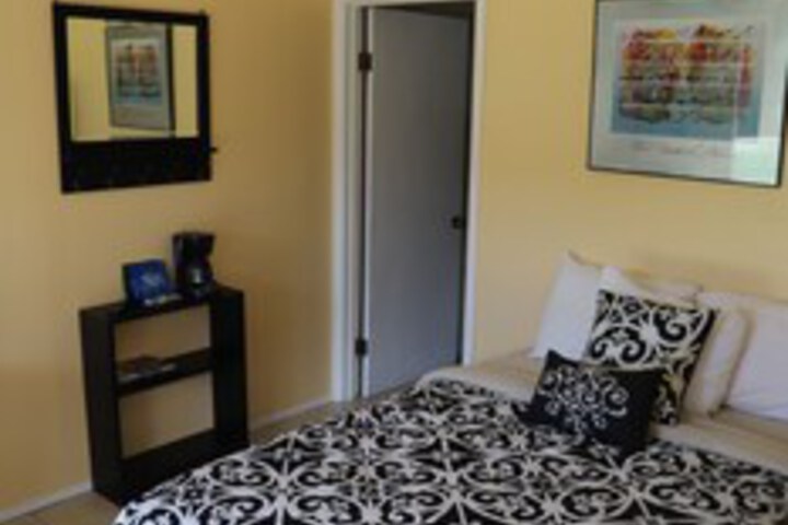 Room 16 of 38