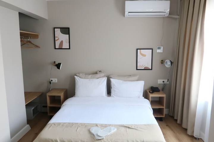 Room 6 of 40