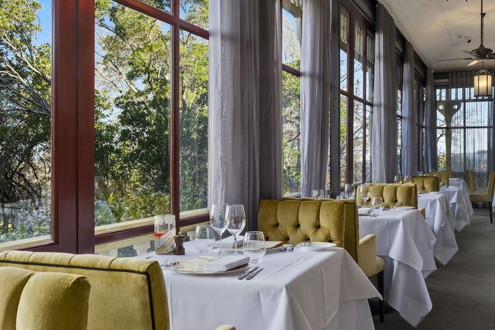 Dining 44 of 76