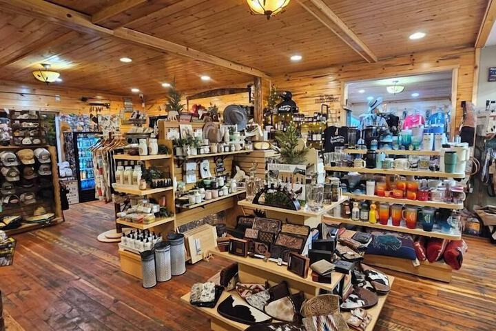 Gift Shop 96 of 140