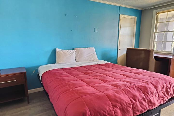 Room 11 of 29