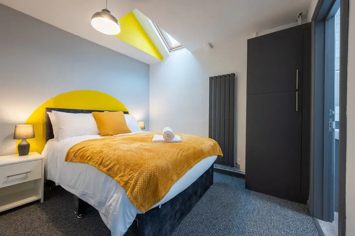 Room 14 of 14