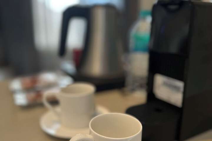Breakfast/Coffee Service 21 of 38