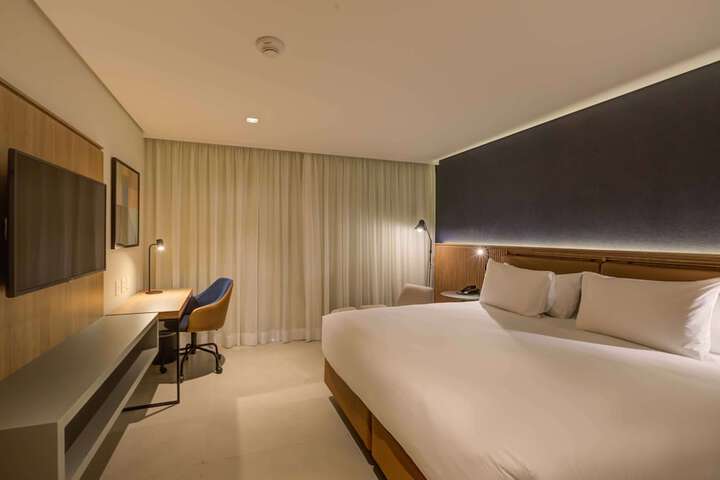 Room 34 of 131