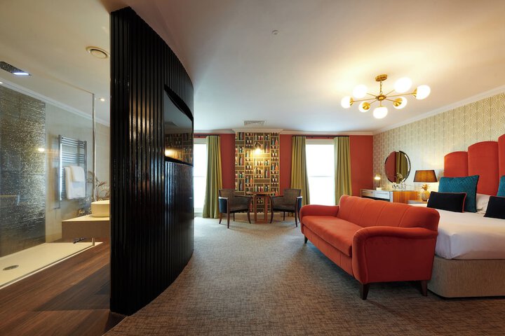 Room 73 of 147