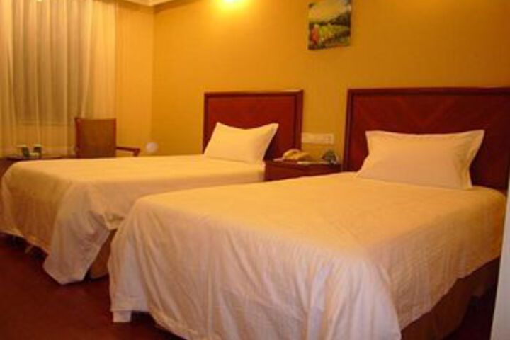 Room 10 of 29