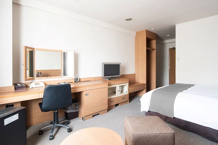 Room 12 of 60