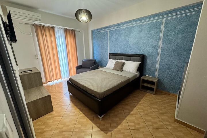 Room 15 of 37