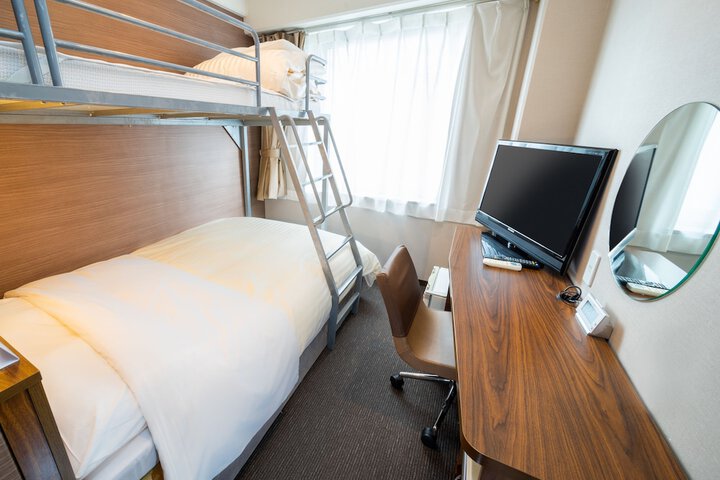 Room 9 of 72