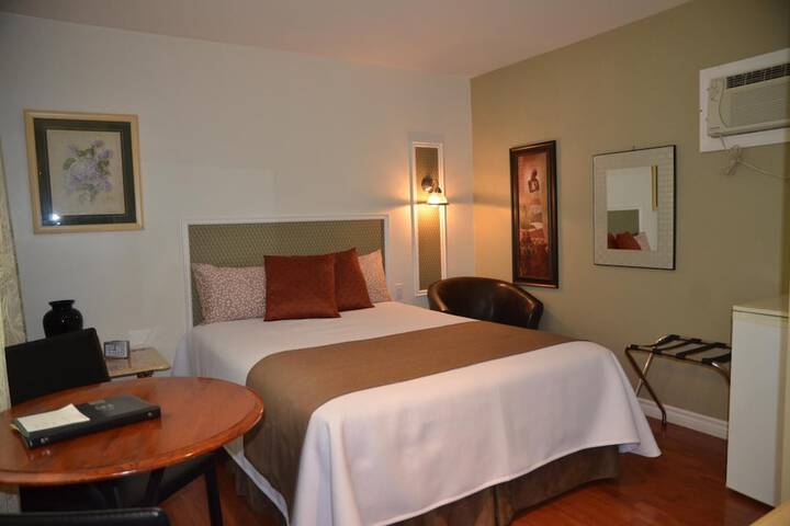 Room 21 of 49