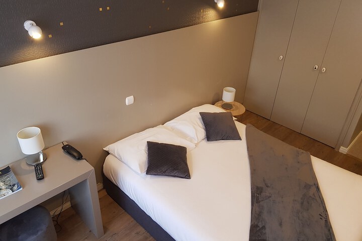 Room 14 of 37