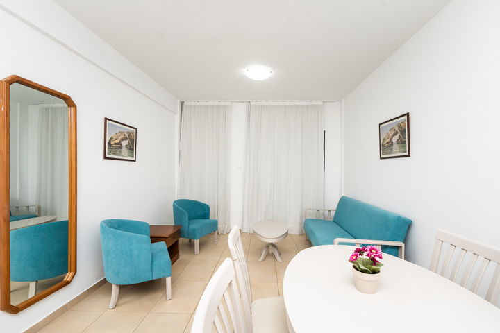 Room 20 of 39