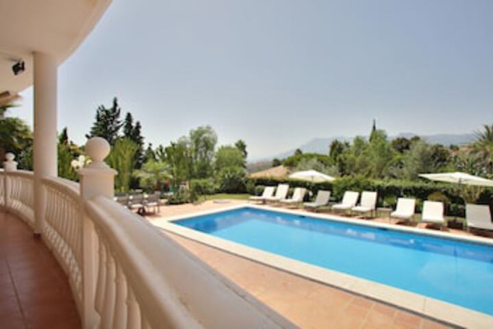 Pool 5 of 8