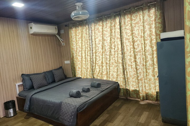 Room 17 of 53