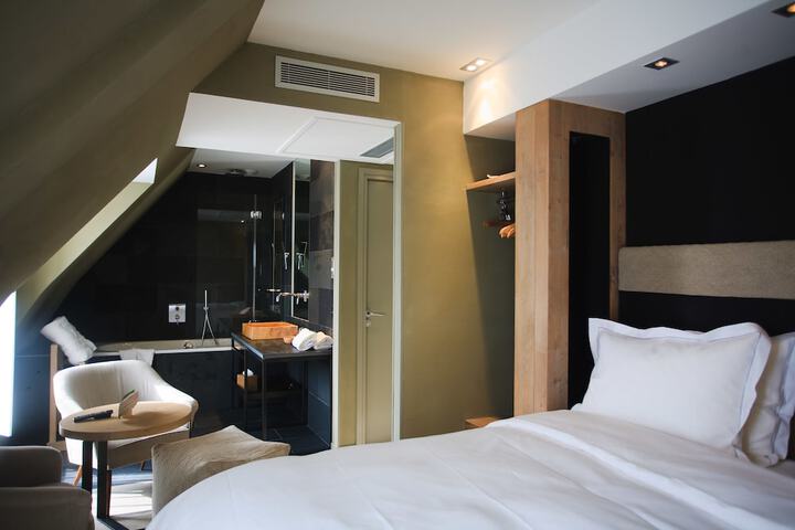 Room 25 of 116