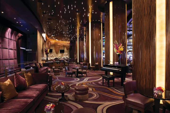 Lounge 88 of 110