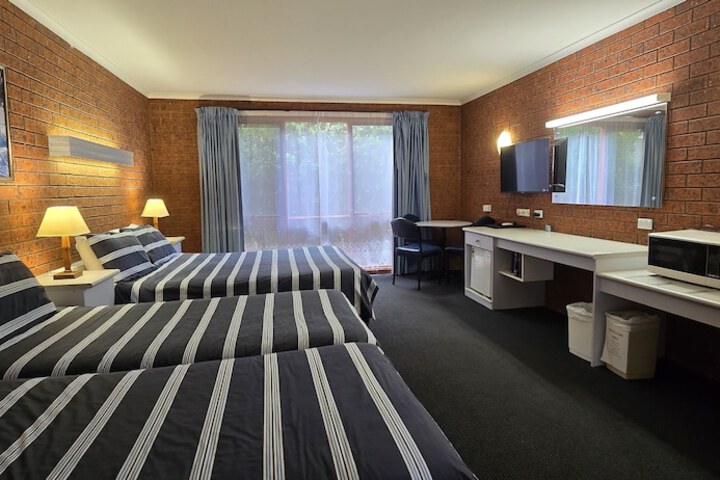 Room 13 of 35