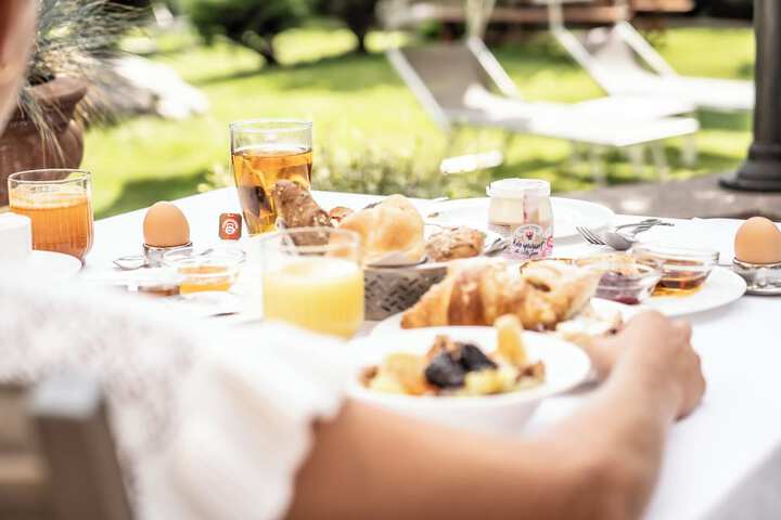 Breakfast/Coffee Service 38 of 64