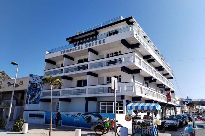 Hotel Tropical Suites