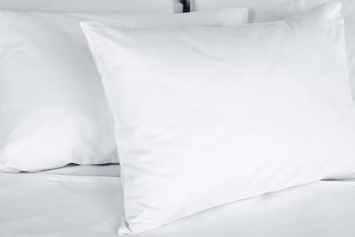 1 King Bed (5 of 10)