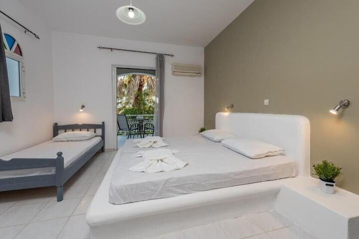 Room 4 of 21