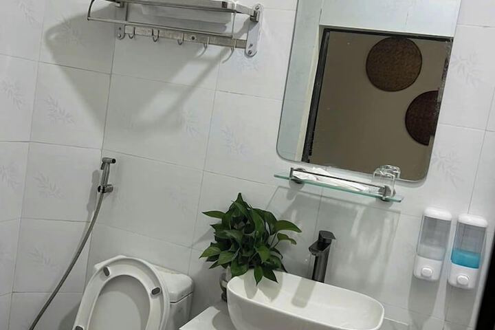 Room 4 of 11
