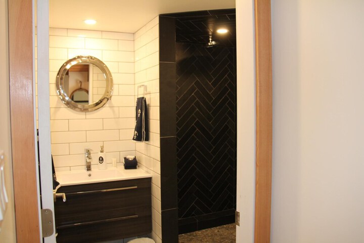 Room 15 of 48