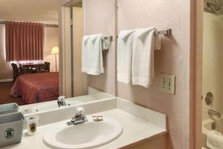 Standard King Bed Accessible (4 of 9)