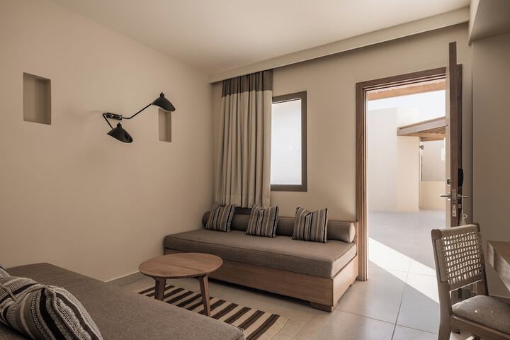 Room 3 of 42