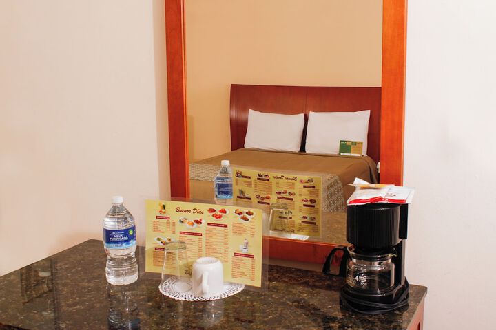 Room 4 of 18