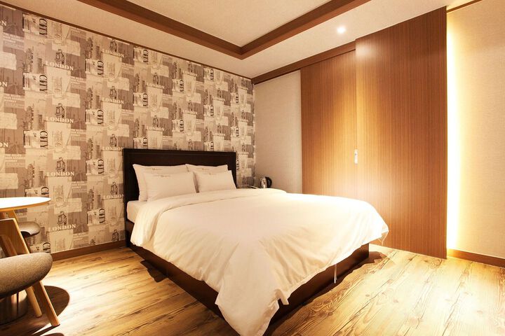 Room 58 of 75