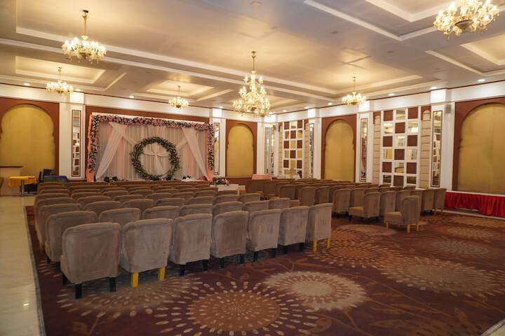 Ballroom/Hall 51 of 77