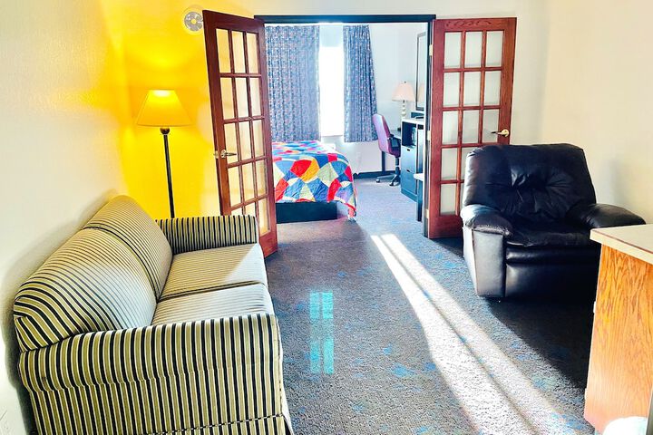 Lounge 58 of 62