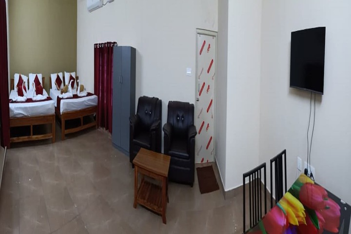 Room 16 of 33