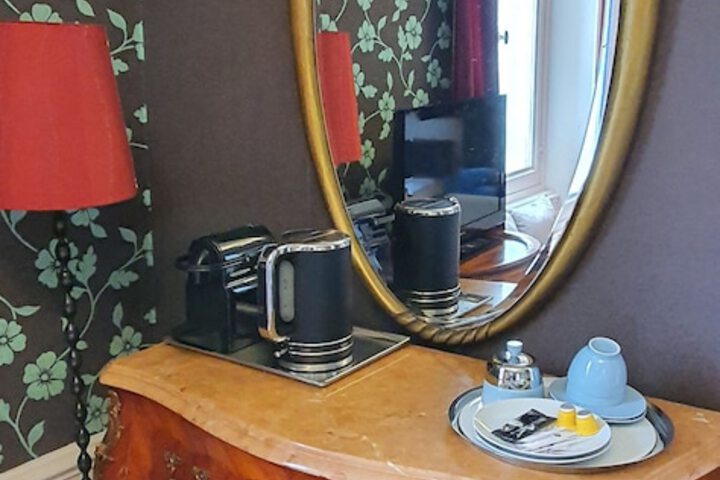 Room 50 of 193