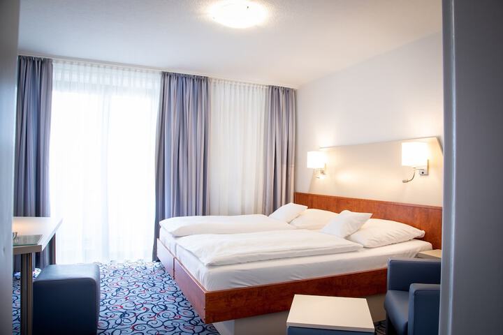 Room 8 of 22