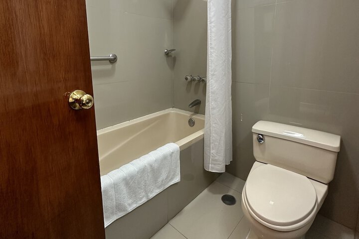 Room 52 of 63