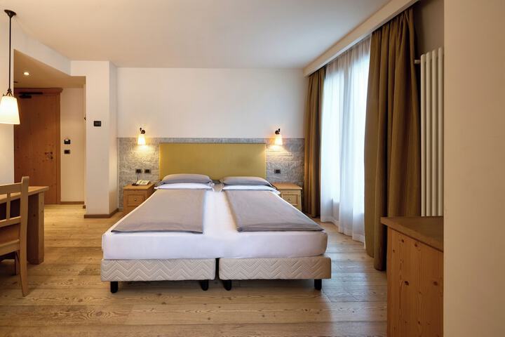 Room 43 of 73