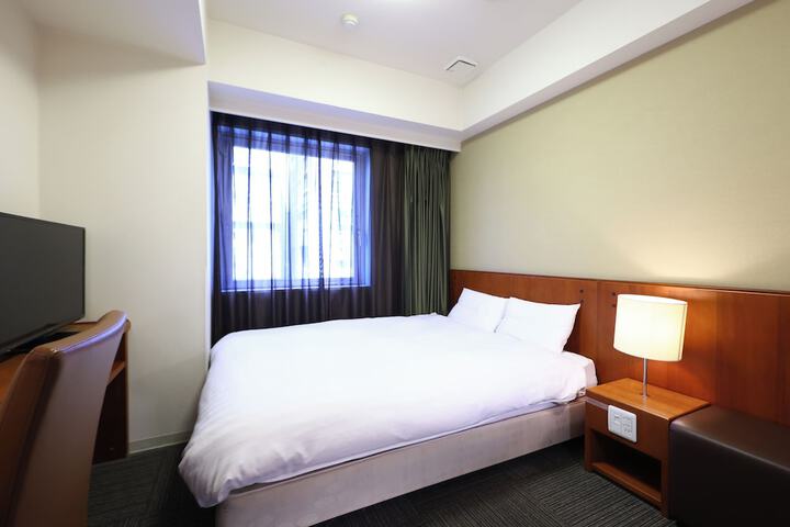 Room 9 of 65